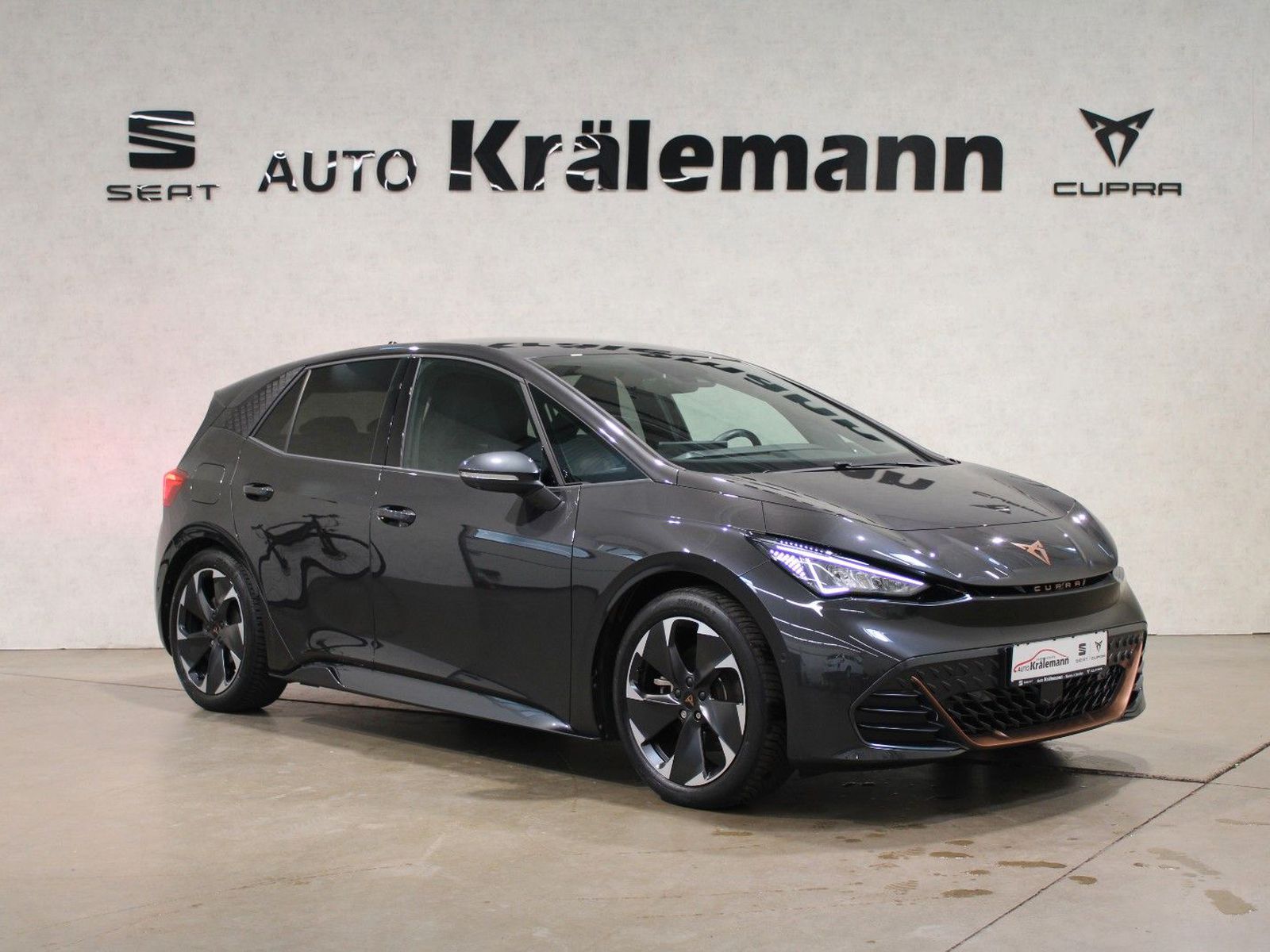 Born  150 KW*Navi*LED*Allwetterreifen*